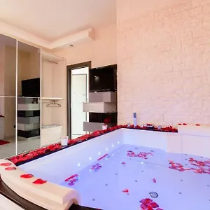  Appartamento Suitehouse - With Jacuzzi & Comfort Italia